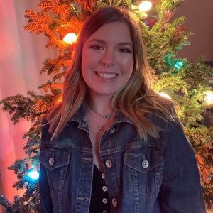 Meet your Posher, Emily